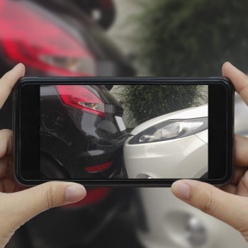 Poradíme vám, co dělat při autonehodě v zahraničí